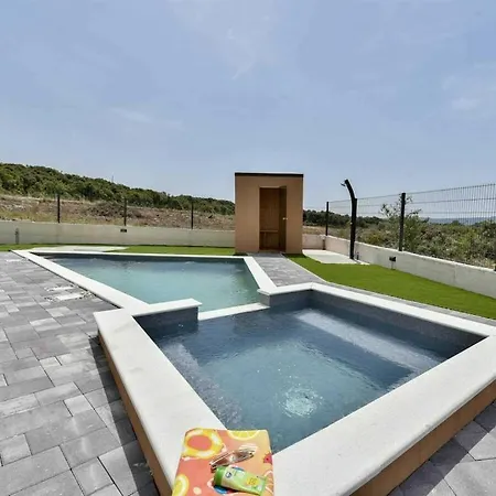 In Suko An With Swimming Pool *